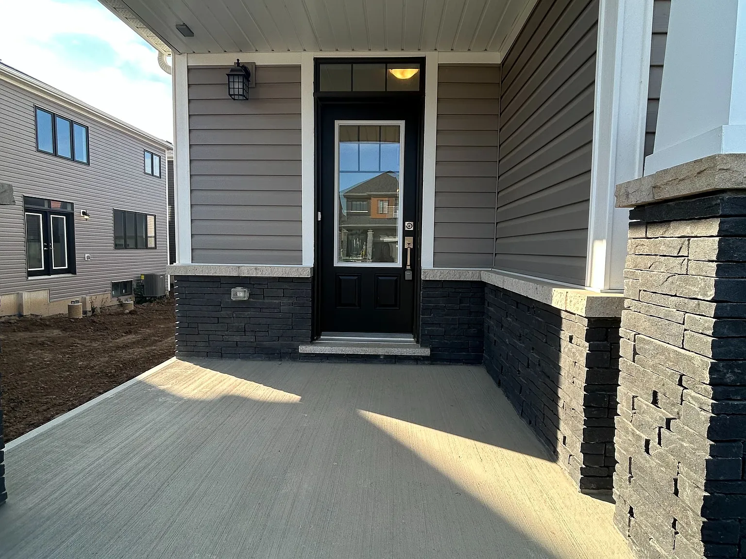 3 bed, $2,400 — Photo 2