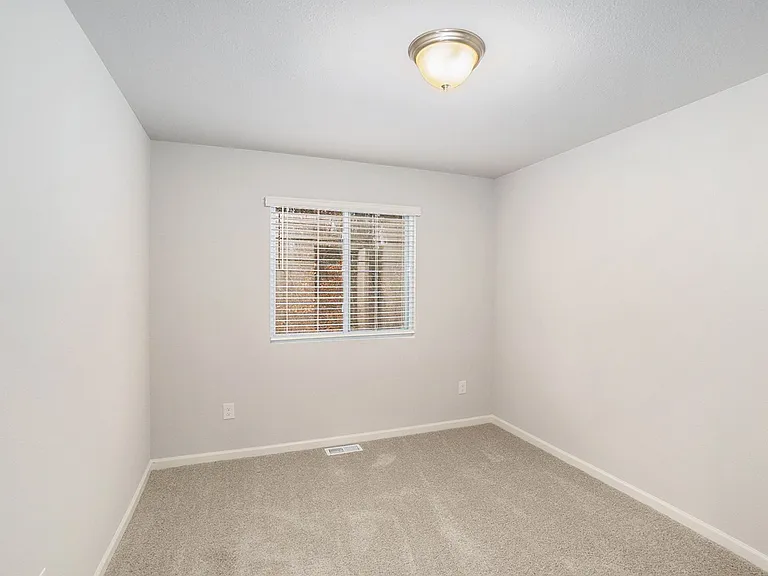 617 W Marion St — Photo 14