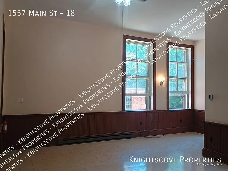 1557 Main St #18 — Photo 10