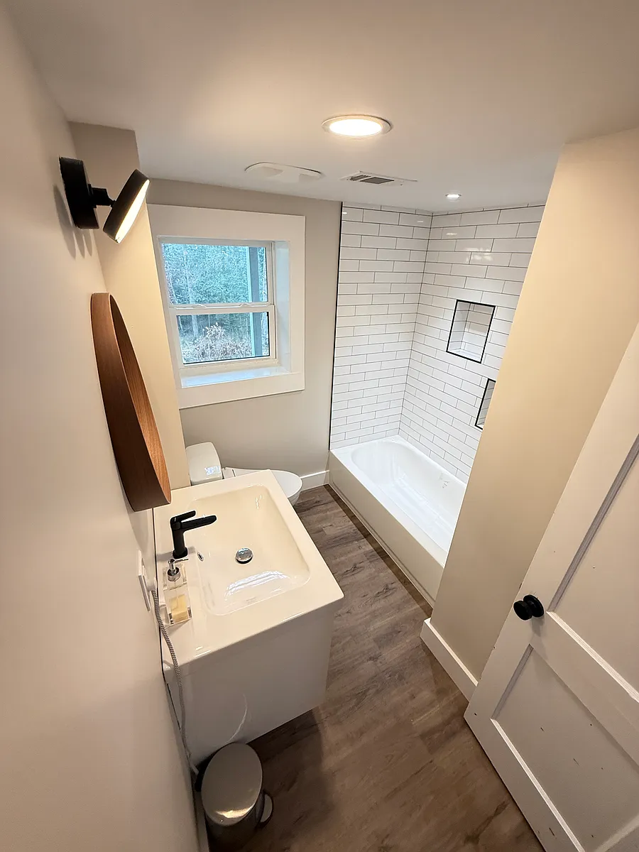 Building Photo - 428 Sycamore Dr #B