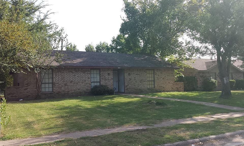 1st image of 10402 Cricket Dr