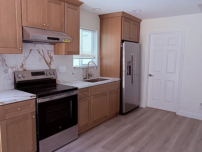 4326 Stillwell Ave — Photo 1