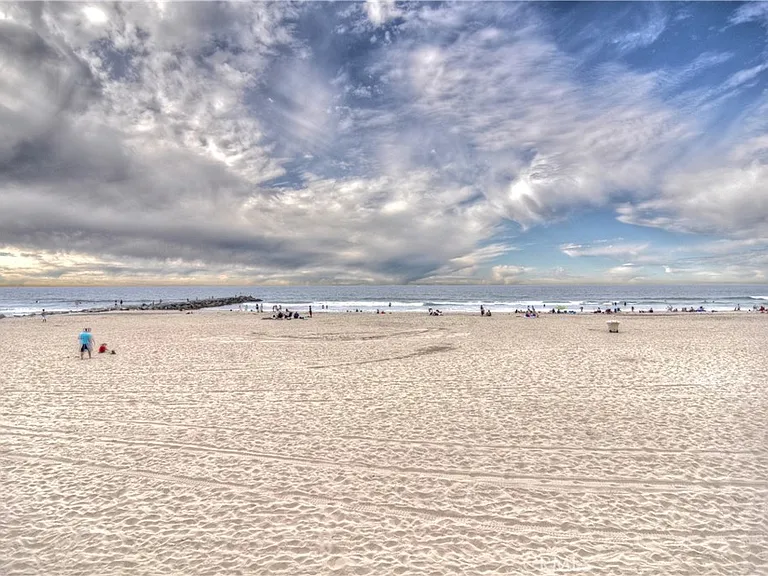 226 La Jolla Dr — Photo 31