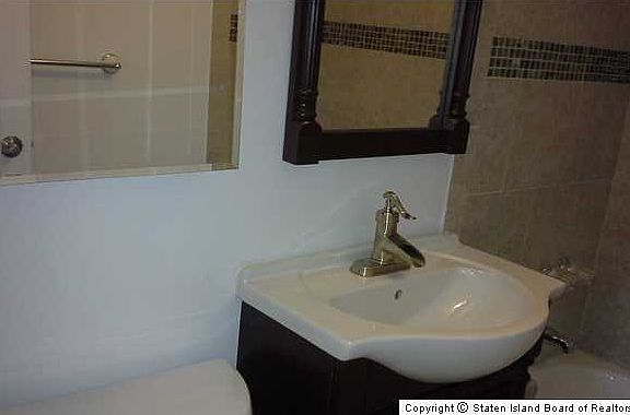 5th image of 220 Naughton Ave #C