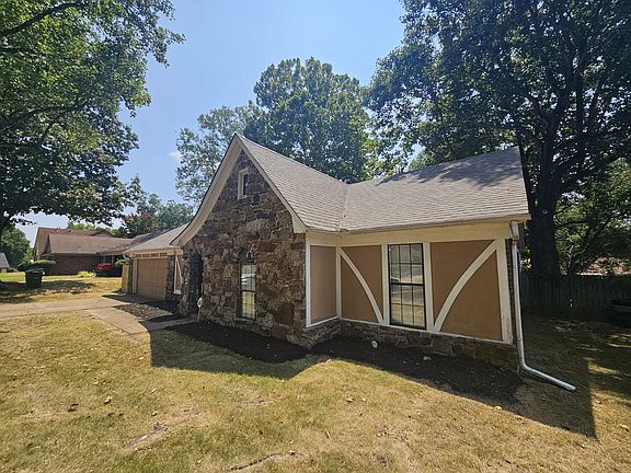 3rd image of 7103 Shadow Oaks Dr
