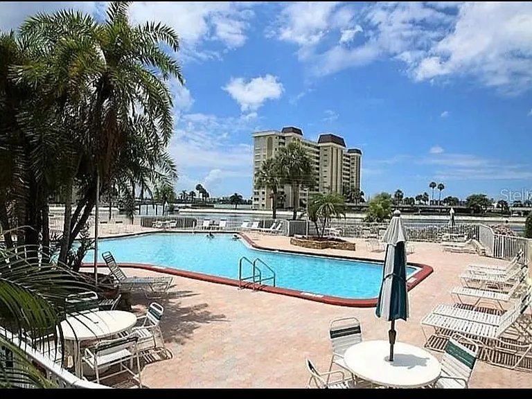 4550 Cove Cir #808 — Photo 28