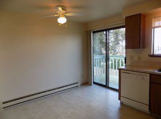 Park Place Condos (410 NE Izett St), Oak Harbor, WA 98277