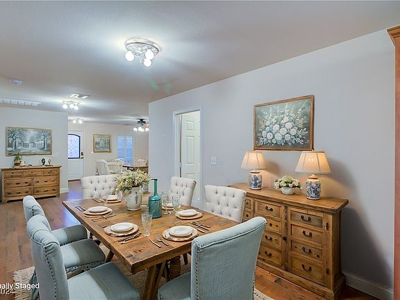 3rd image of 664 California Ave