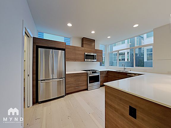 4th image of 130 21st Ave E #B