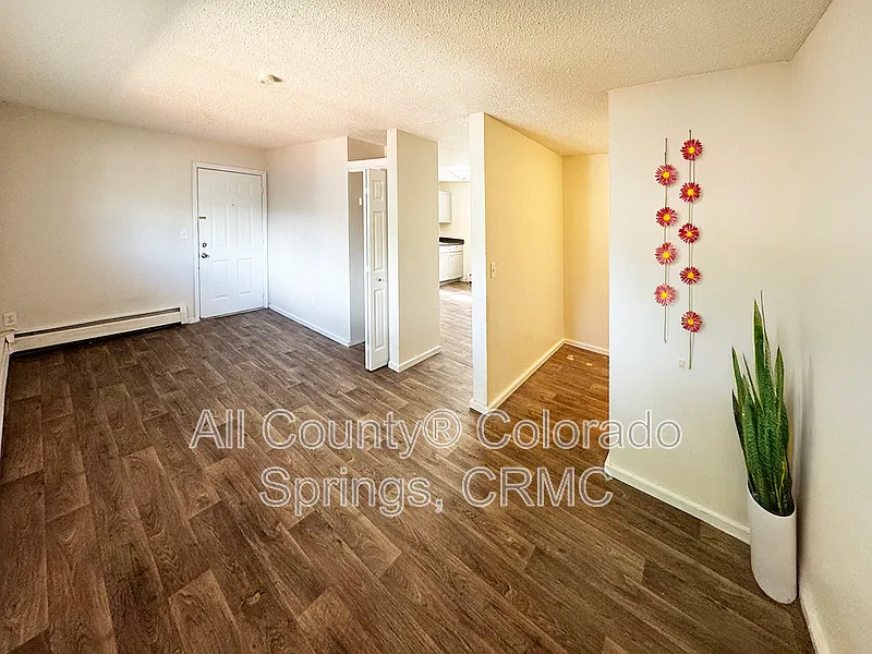 Building Photo - 2119 Preuss Rd #2B