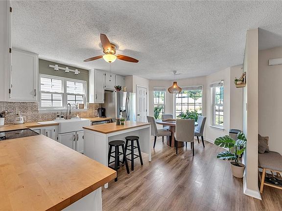 3rd image of 1545 Fuller Lane