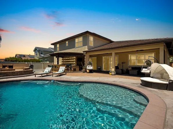 35211 Mahogany Glen Dr, Winchester, CA 92596