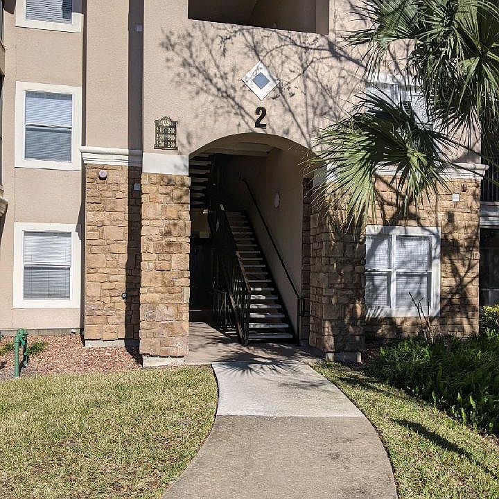 1st image of 940 Village Trl Unit 2-102