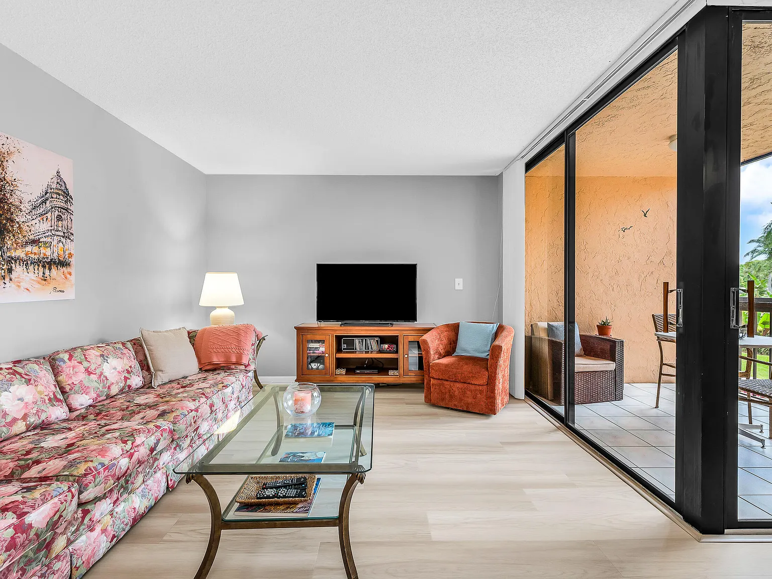 2 bed, 4.0 bath, 1175 sqft, $2,200 — Photo 4