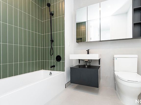 4th image of 527 Grand Ave #402