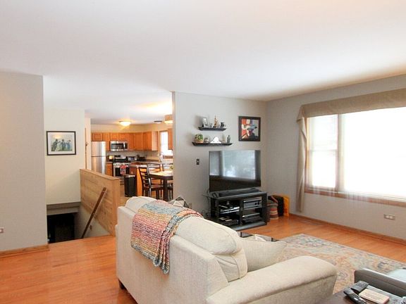 4th image of 1356 Wood Dr