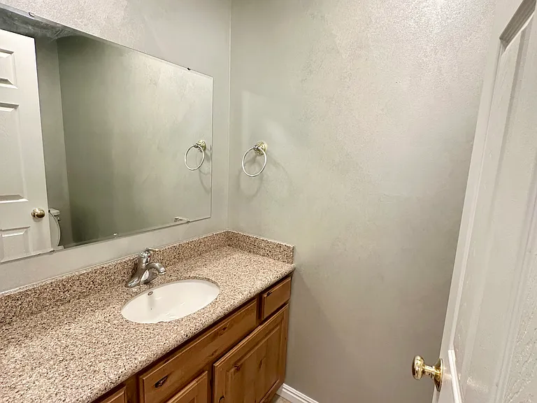 1809 E 4500 S — Photo 10