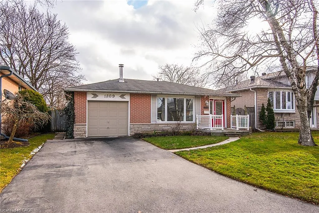 1209 Valentine Dr photo 1
