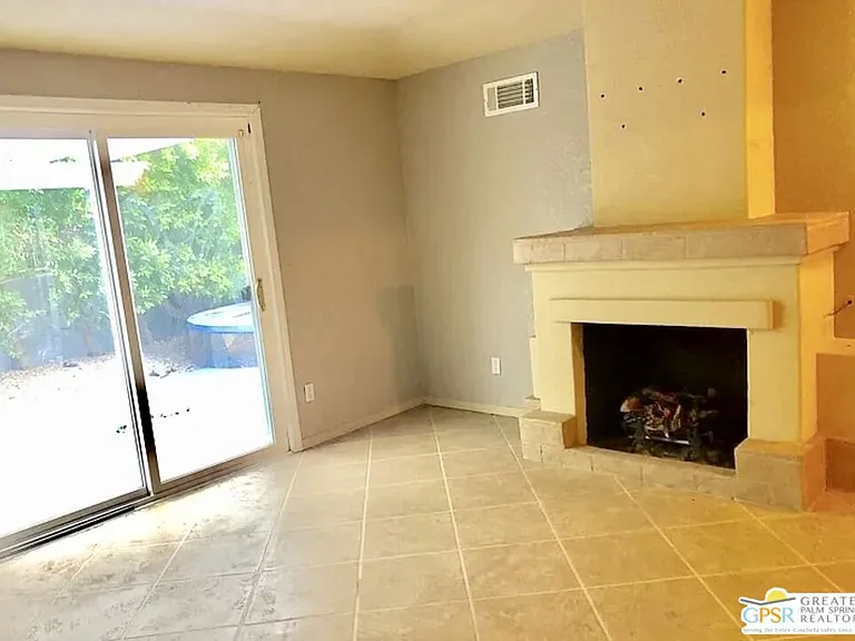 123 W San Carlos Rd — Photo 27