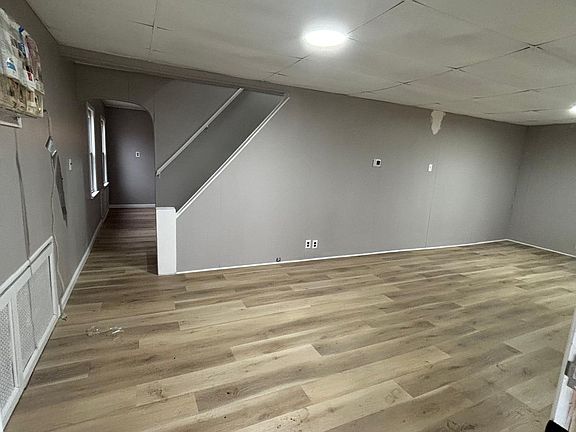4th image of 105 N Cass Ave #A