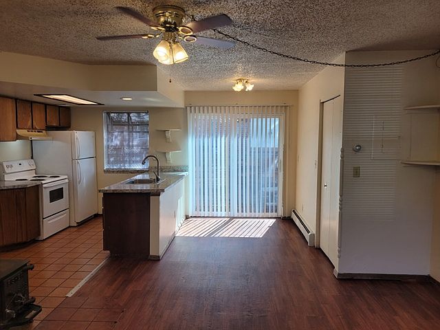 2102 Grove Cir. W, Apt. B - kitchen