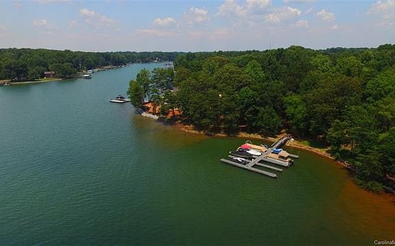 5th image of 134 Kelly Cove Ct
