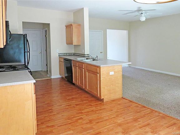 5th image of 691 Royal Sunset Dr