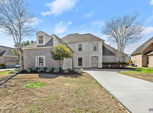18025 Pine Ridge Dr, Prairieville, LA 70769