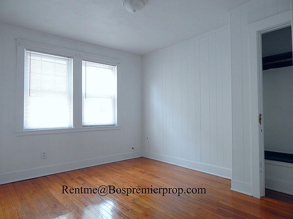 5th image of 44 Whiton Ave