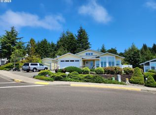 1247 Nautical Ln, Coos Bay, OR