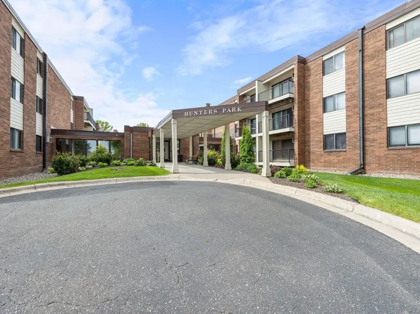 4 Pine Tree Dr APT 212, Arden Hills, MN 55112
