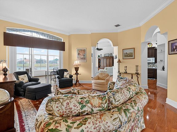 5th image of 504 NW Serene Meadow Way