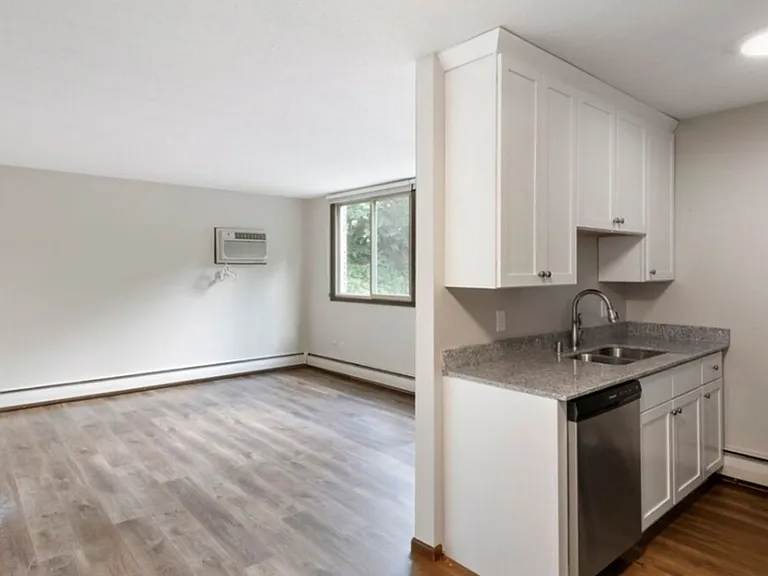3720 West 32nd Street — Photo 9