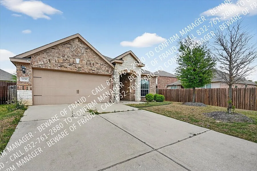 Charming 3 Bedroom in Anna! — Photo 2