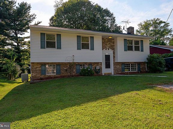 2nd image of 766 Whitneys Landing Dr