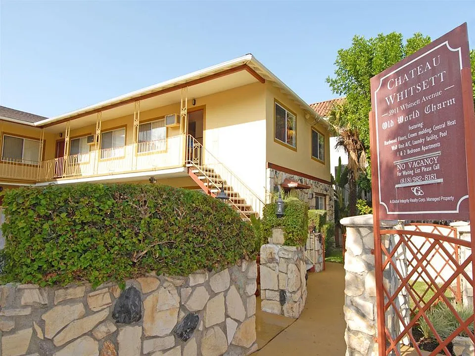 Chateau Whitsett Apartments
