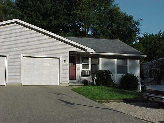 2nd image of 152-154 Lamoreaux Dr NW