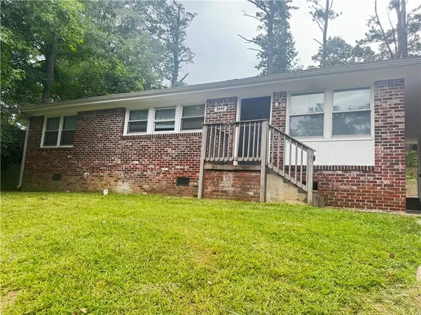 3692 Larkspur Ter, Decatur, GA 30032