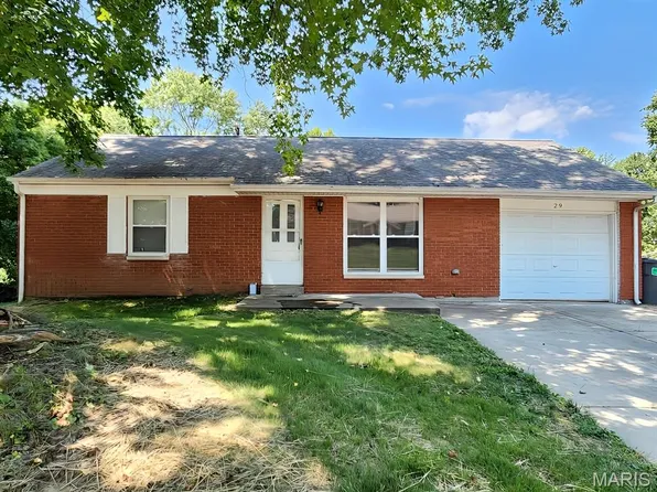 29 Potomac Dr, Fairview Heights, IL 62208