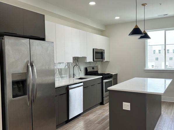 2011 E Tioga St #B12