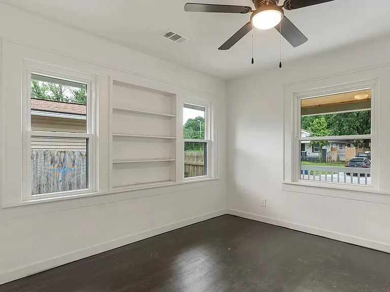 1911 W Easton Ct — Photo 8