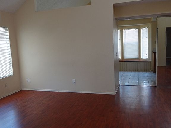 4th image of 25392 Orbit Ct