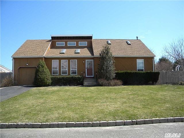 1st image of 31 Meadow Ct