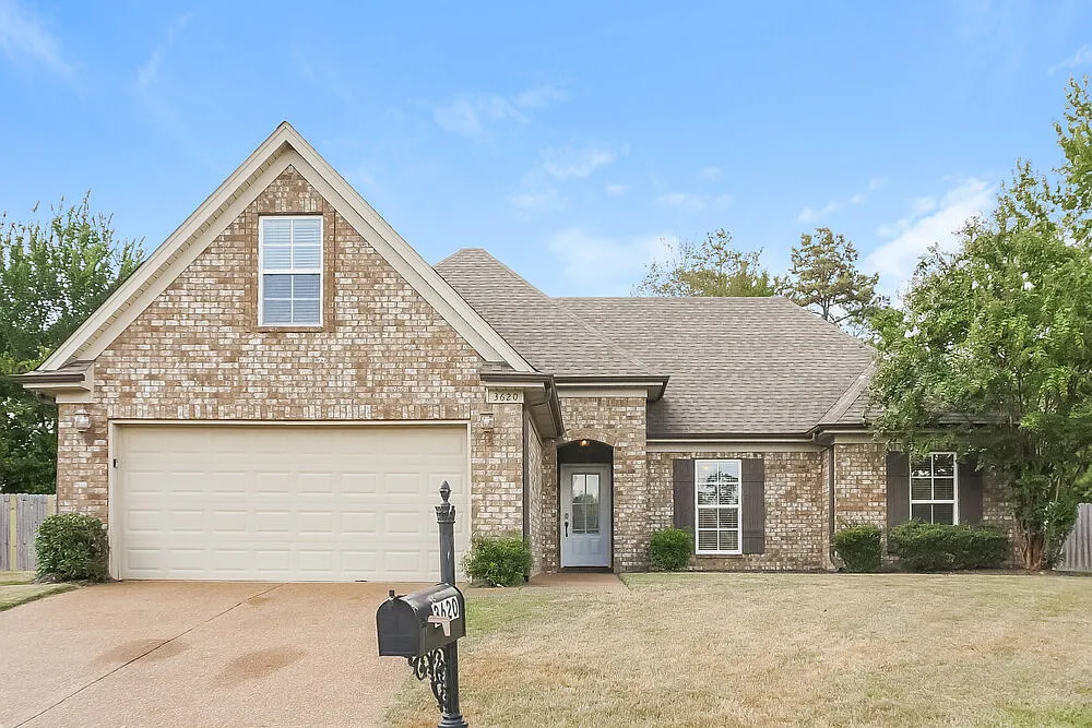 3 bed, 2.0 bath, 1800 sqft, $2,245 — Photo 1