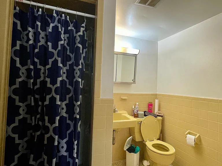 382 Massachusetts Ave — Photo 22