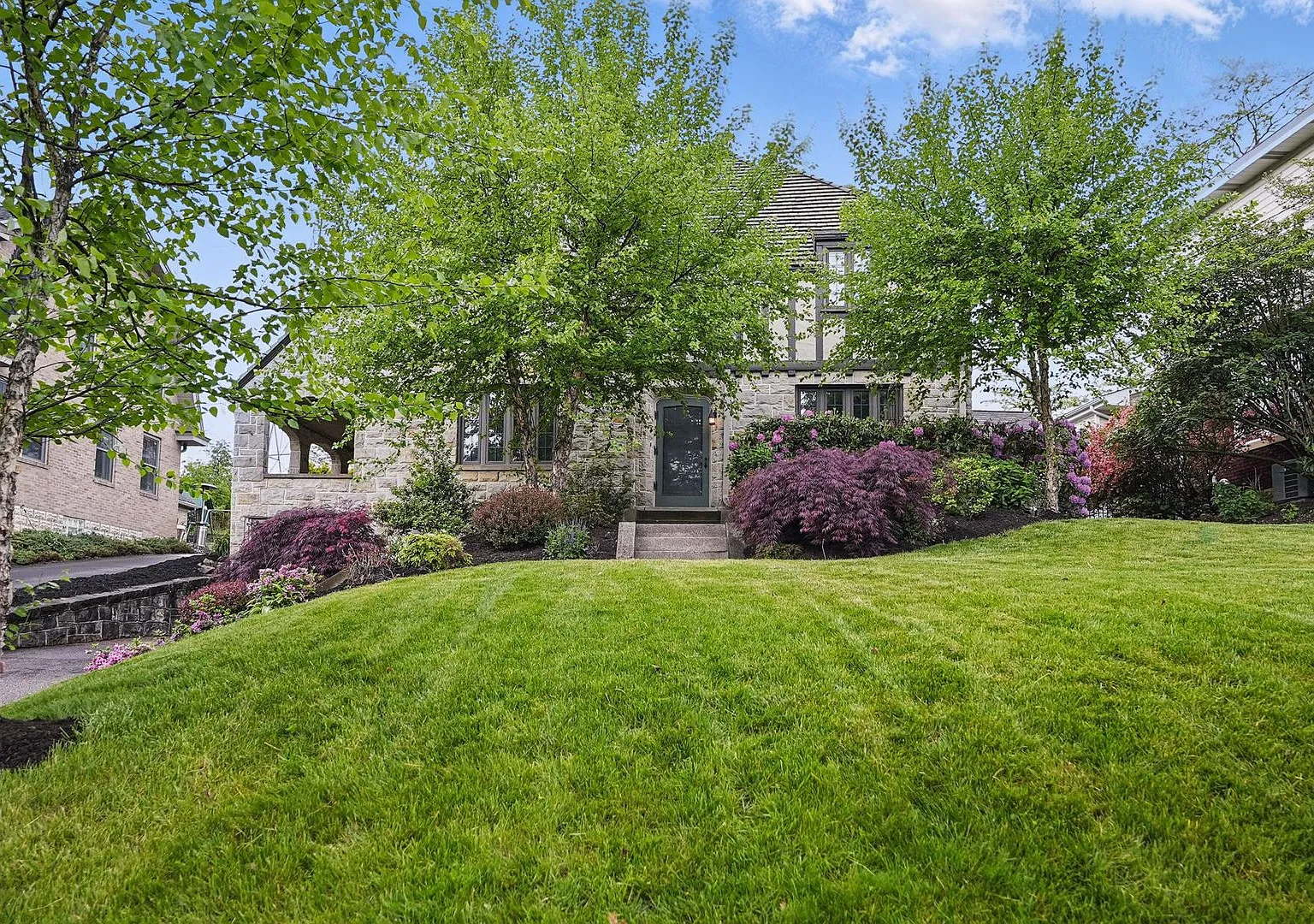 Charming Home - Mt. Lebanon — Photo 2