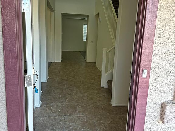 4th image of 921 E Drexel Dr