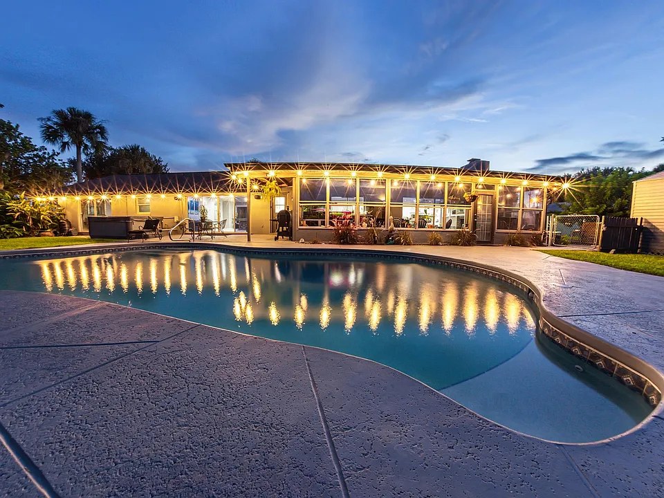 709 Fairway Dr