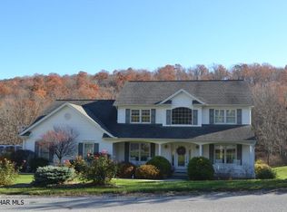 225 Castle Farms Rd, Altoona, PA 16601