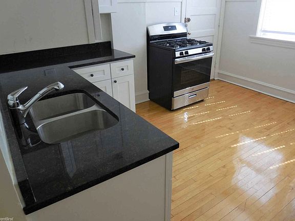 3rd image of 1249-55 W Waveland Ave #1253-3